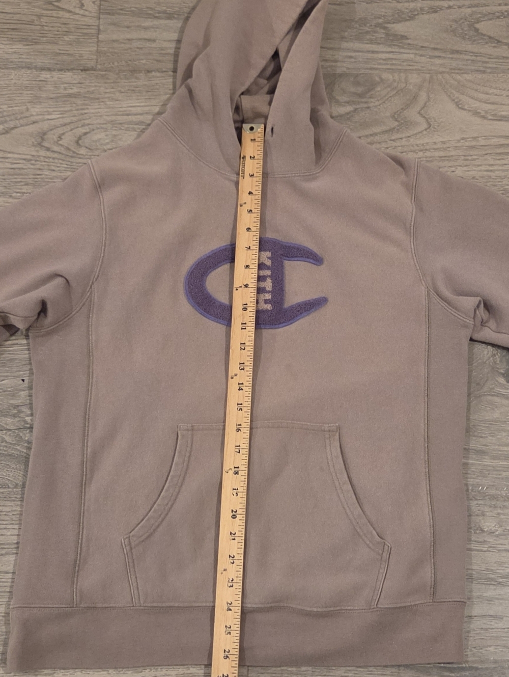 Kith x Champion Logo Hoodie Sweatshirt Cinder Tan - Size XL - Picture 9 of 9